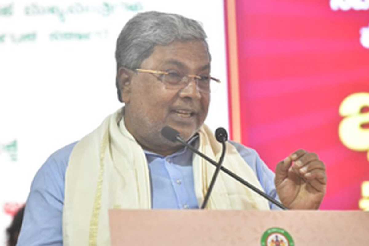 कर्नाटक सरकार गिराने के लिए भाजपा कांग्रेस विधायकों को 100 करोड़ रुपये की कर रही पेशकश : सीएम सिद्धारमैया